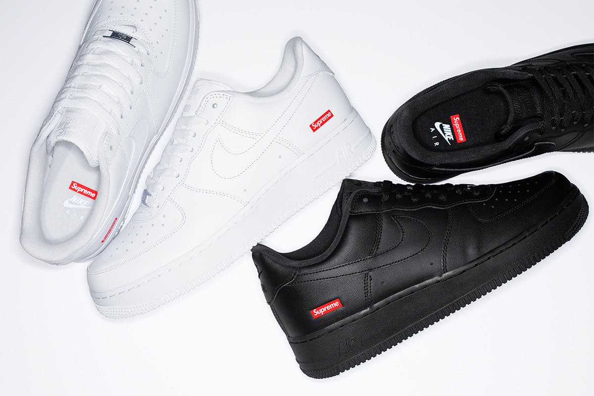 supreme air force 1 black on feet